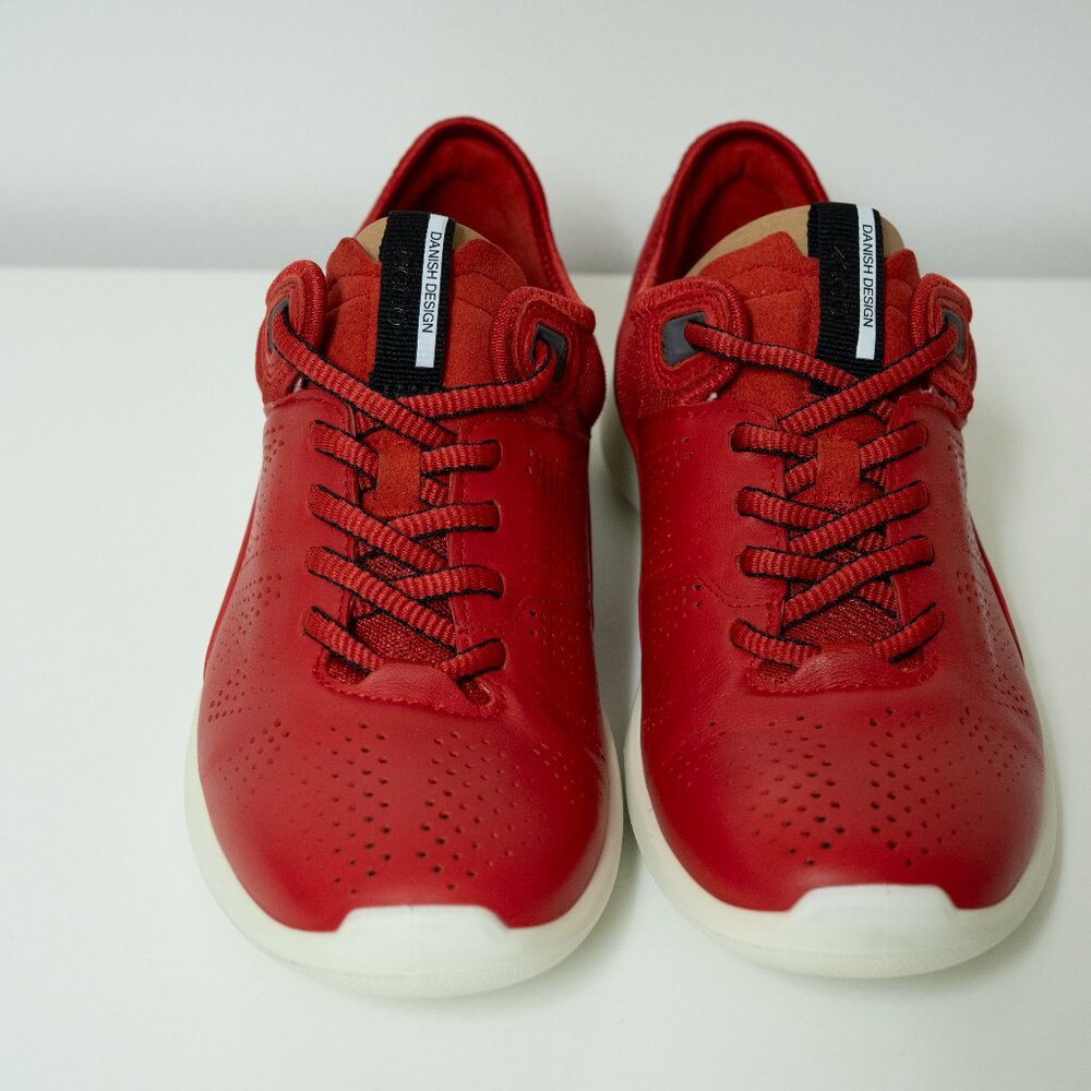 NIB ECCO Scinapse Women's Sneakers - Red Yak Leather - Size EU 37